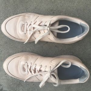 Everlane Tread sneakers in perfect condition